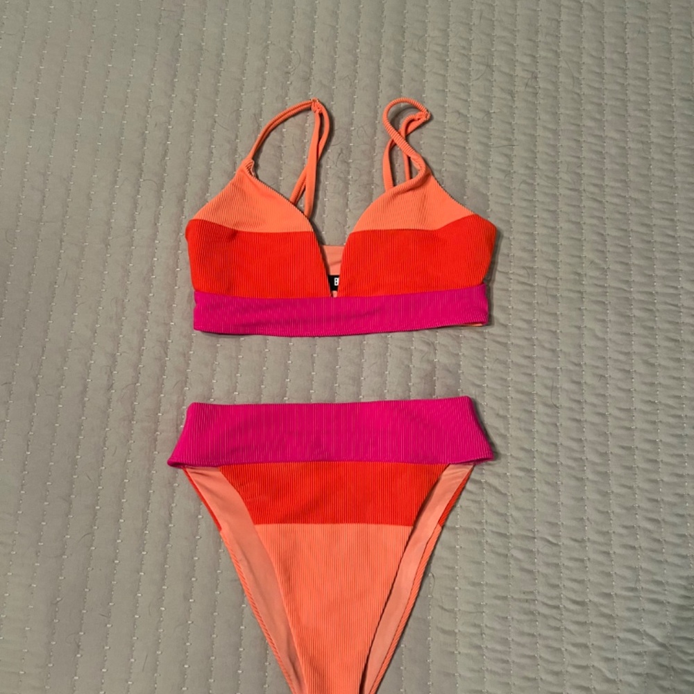 Beach Riot Size Small - Picture 3 of 4